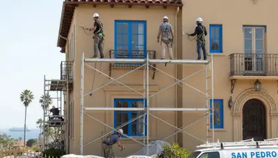 Painting contractor in Long Beach, CA providing residential and commercial painting services